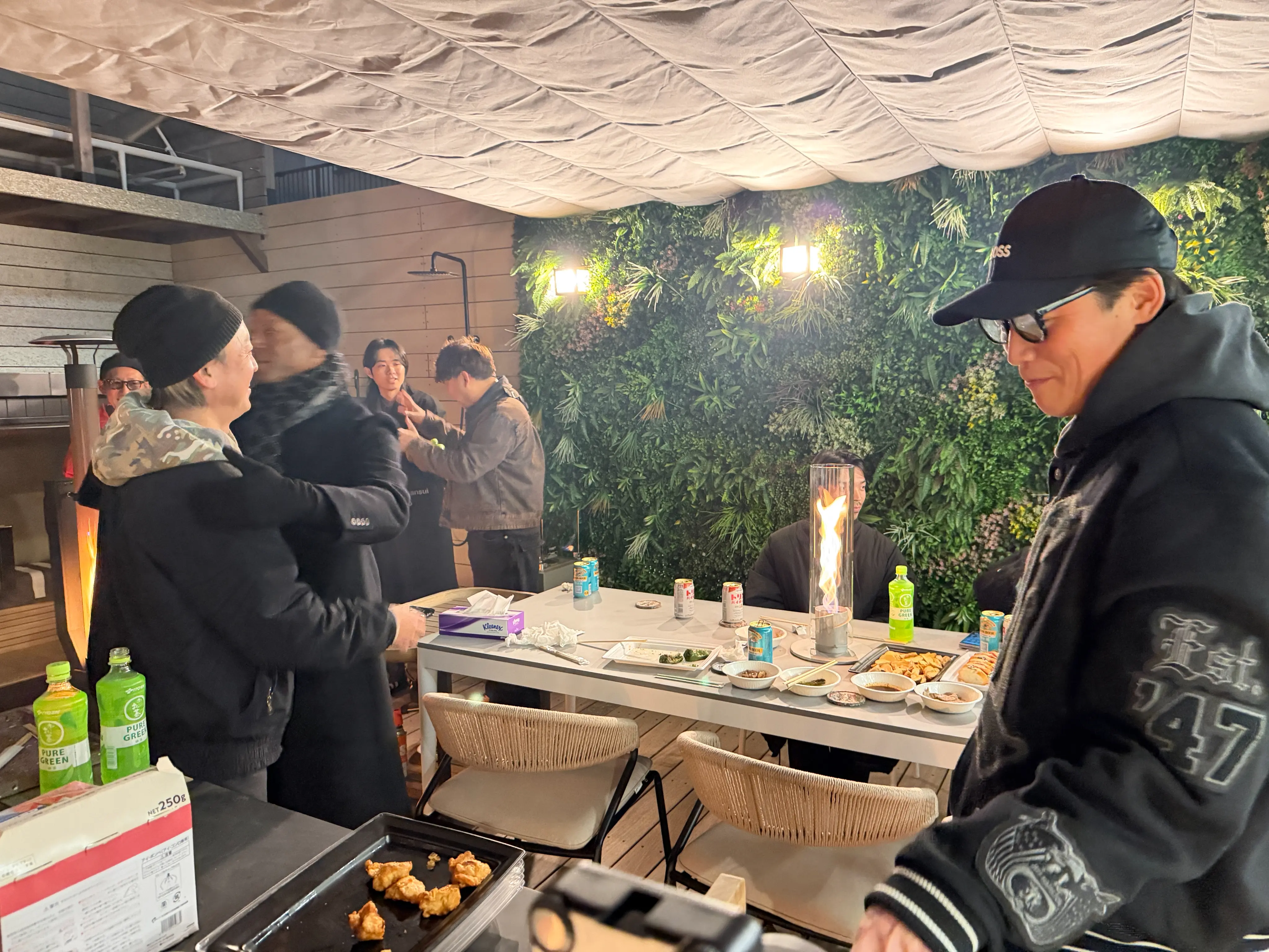 自然体でつながる、大人たちの夜